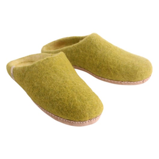 ライムグリーン