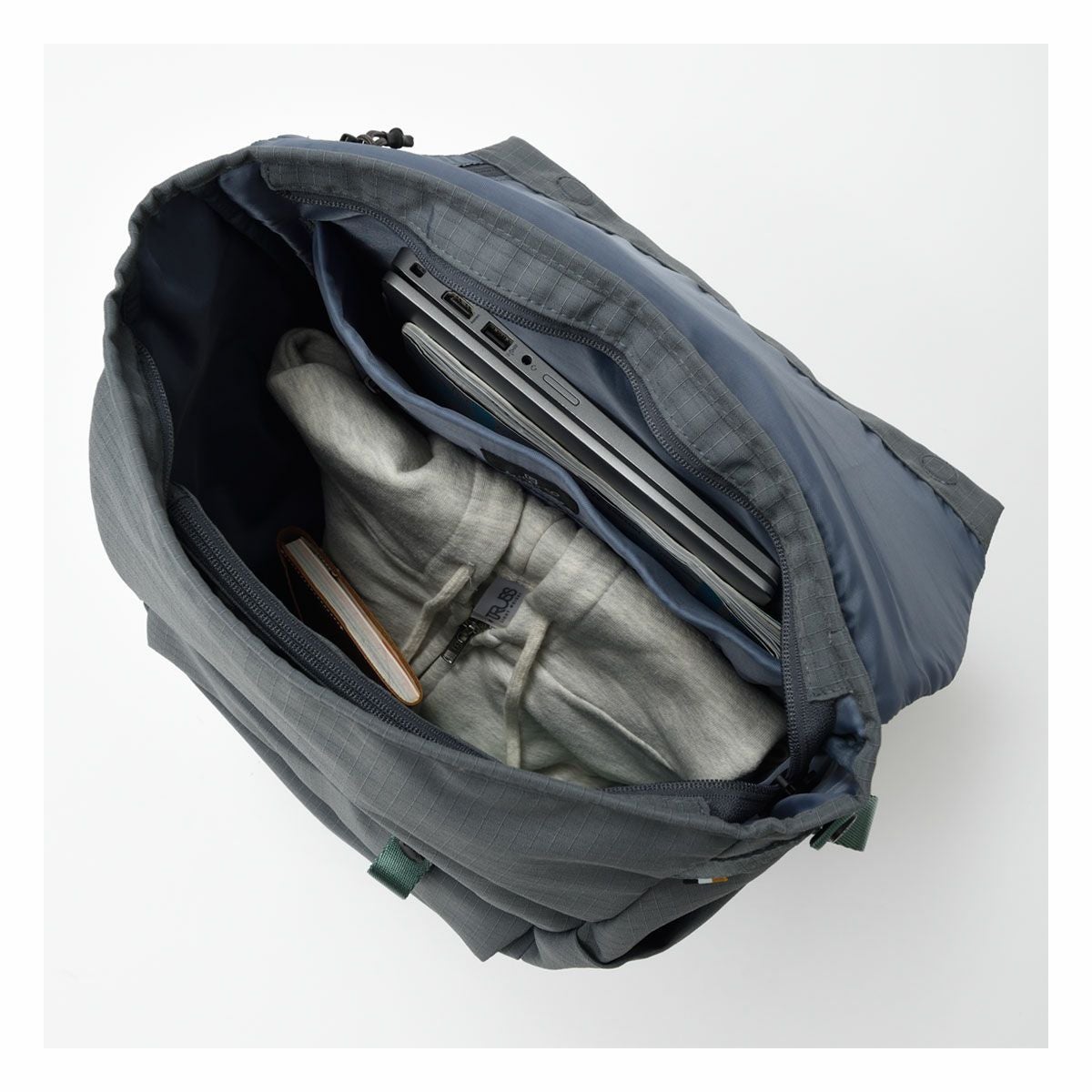 ミレスト リュック ヒュッテ 22L 15インチ 撥水 着脱ポーチ付 メンズ