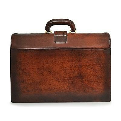 画像はブラウンを使用